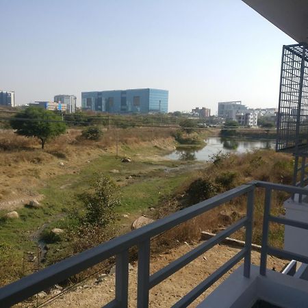 היידראבד Misty Lake Guest House מראה חיצוני תמונה