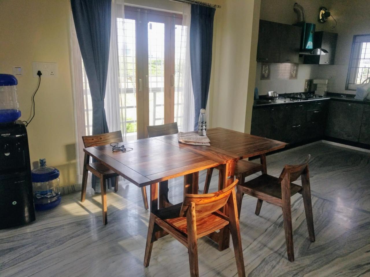 היידראבד Misty Lake Guest House מראה חיצוני תמונה
